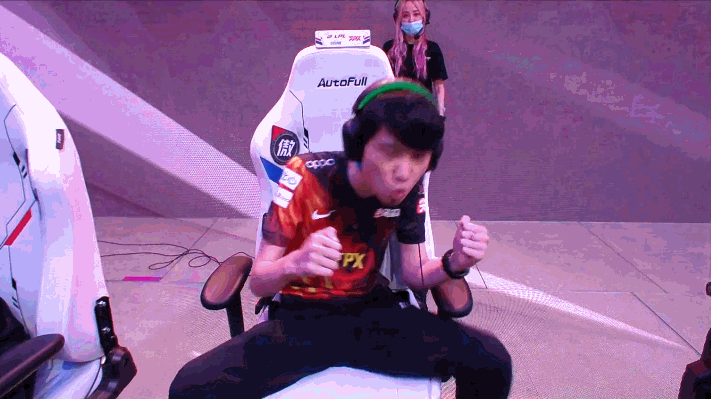 Doinb新星重返赛场表现突出，勇士前途光明！赛场气氛高涨