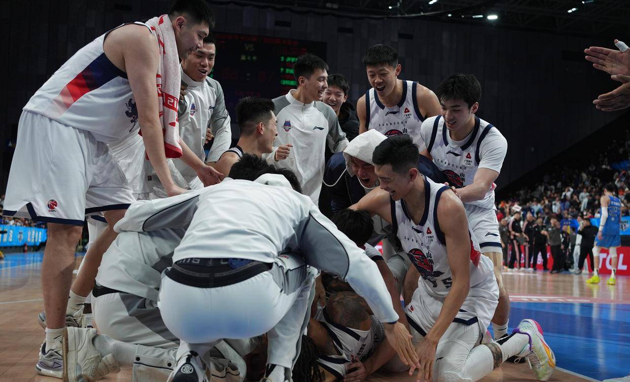 kaiyun官网-从加时末段山东男篮临场应变到今夜北京首钢调整名单以备中超，瓦伦西亚篮板制胜备战法国杯的简单介绍-kaiyun官网