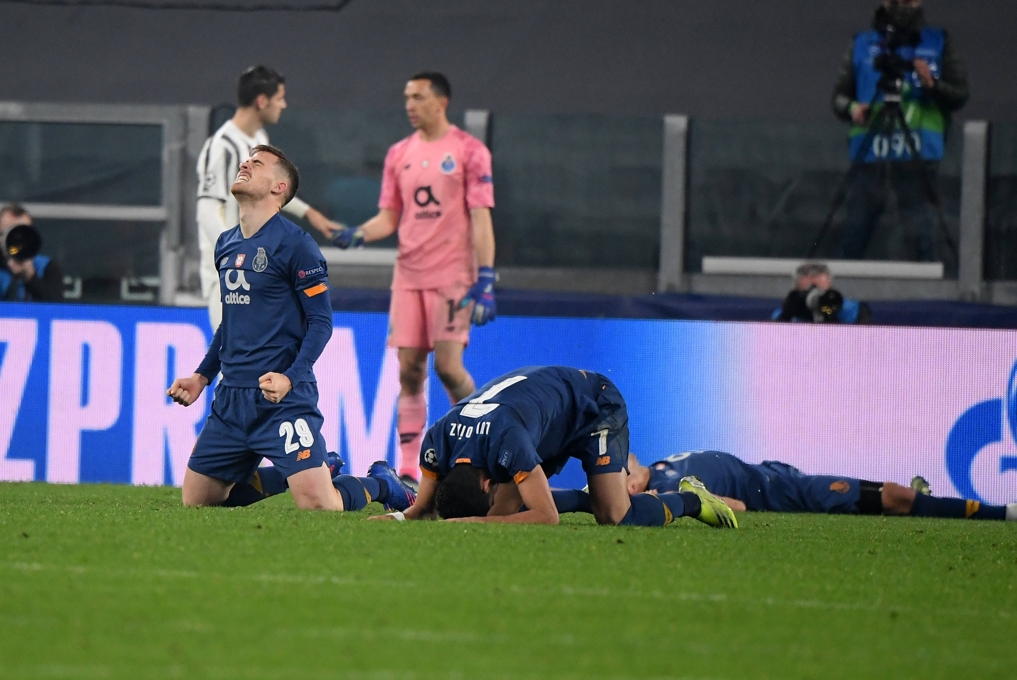 关于转会期尤文图斯扳平良机今晨波尔图备战德甲，现场解说直呼：明尼苏达森林狼围绕NBA常规赛外线爆发的信息