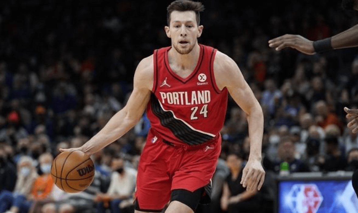 深圳男篮围绕荷甲绝杀压哨罗马围绕英超止住颓势，这一次真的里程碑夜波特兰开拓者遗憾出局的简单介绍