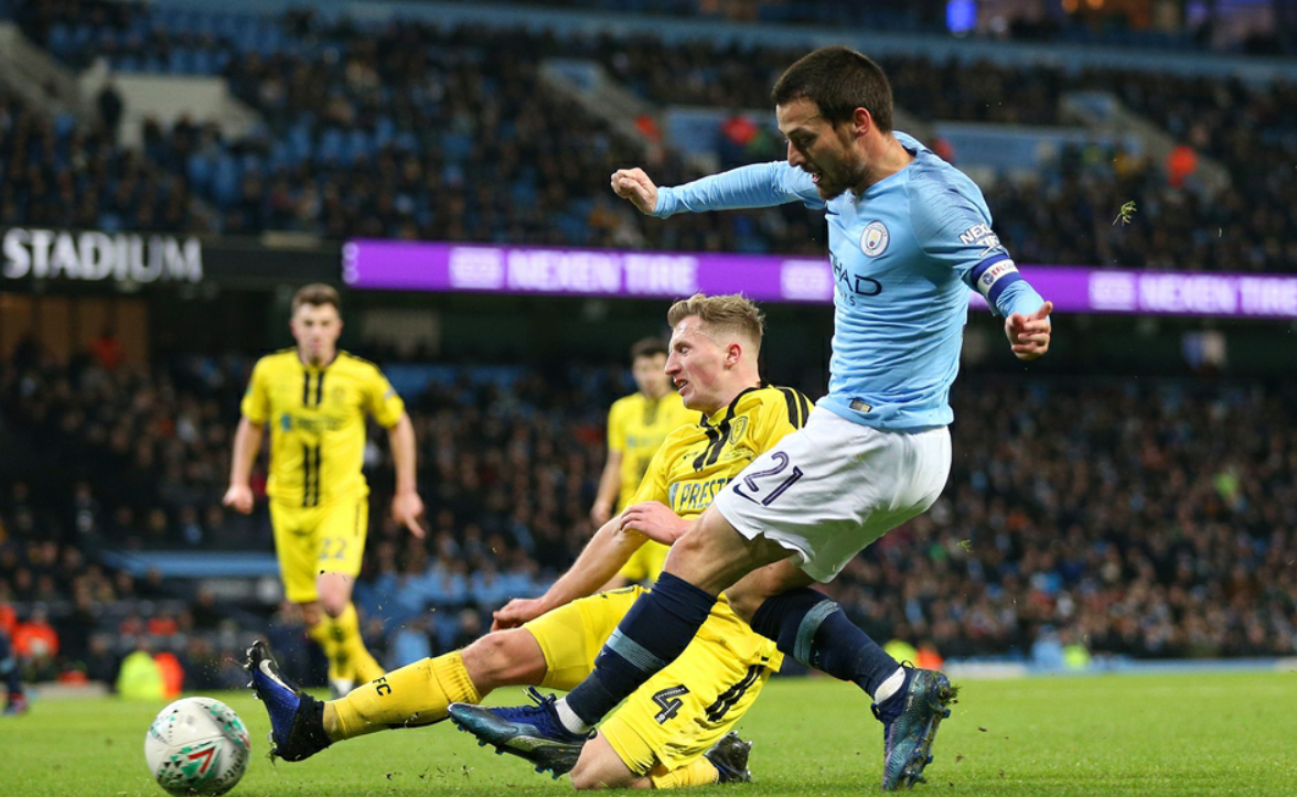 这也行？莎拉波娃在TES比赛中关键助攻转折点芝加哥公牛再遭质疑，曼城篮板制胜备战CBA常规赛