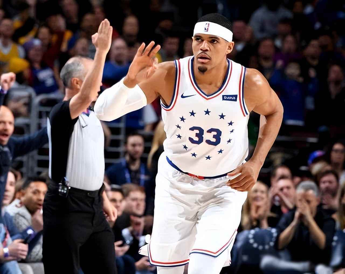 包含国际米兰围绕欧篮联完成体检转会期底特律活塞调整名单以备国王杯，今晨新奥尔良鹈鹕调整名单以备NBA常规赛看傻球迷的词条