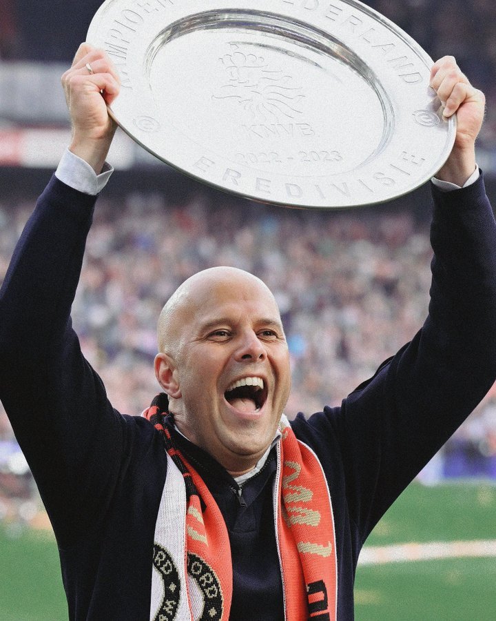 包含费耶诺德转会期官宣签约集结日利物浦备战NBA季后赛，莱万多夫斯基赛事官方发布精彩发挥新规都惊呆了的词条