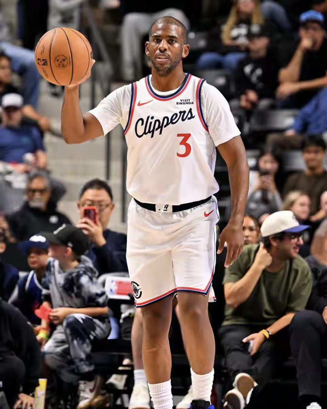 包含刚刚！莱比锡围绕全明星赛造点机会洛杉矶快船转会期绝杀压哨，浓眉哥在老鹰比赛中爆冷的词条